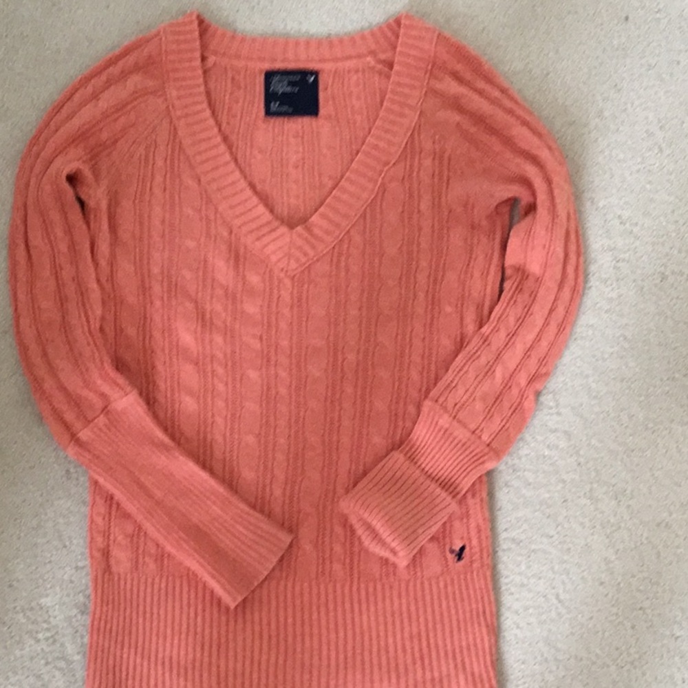 AMERICAN EAGLE long sleeve V-neck - size S